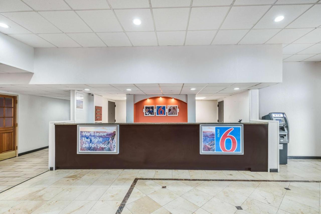 Motel 6-Henderson, Tx Bagian luar foto