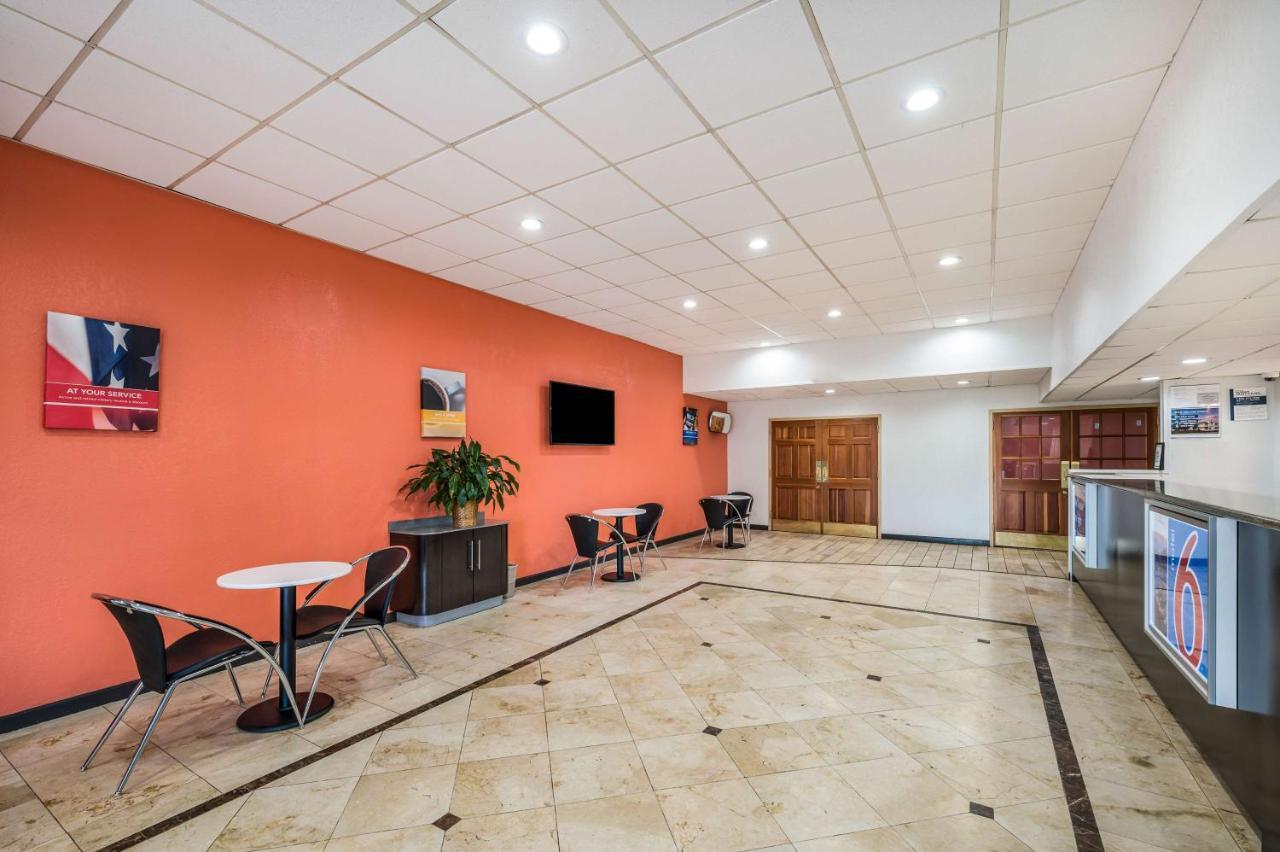 Motel 6-Henderson, Tx Bagian luar foto
