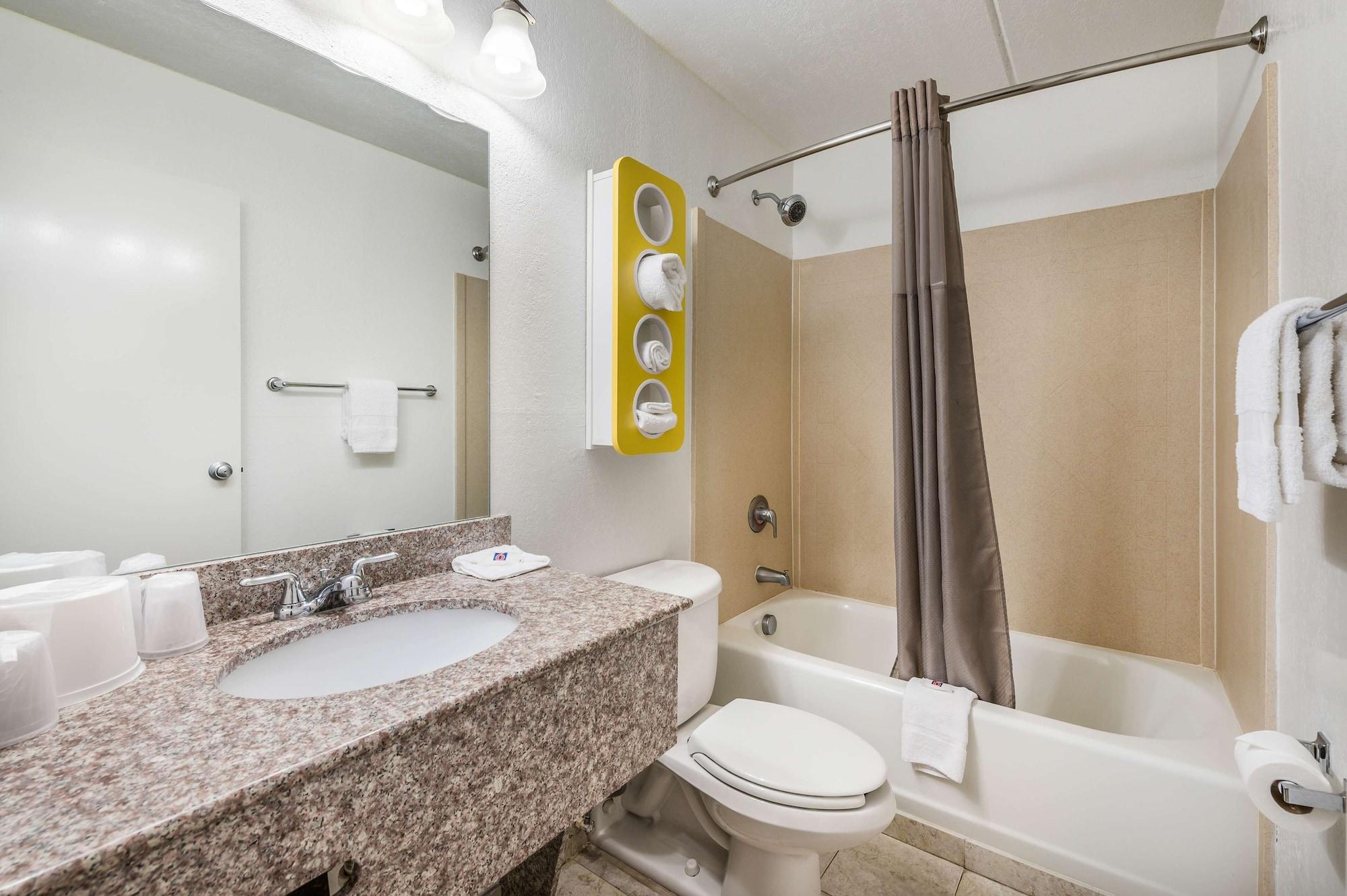 Motel 6-Henderson, Tx Bagian luar foto